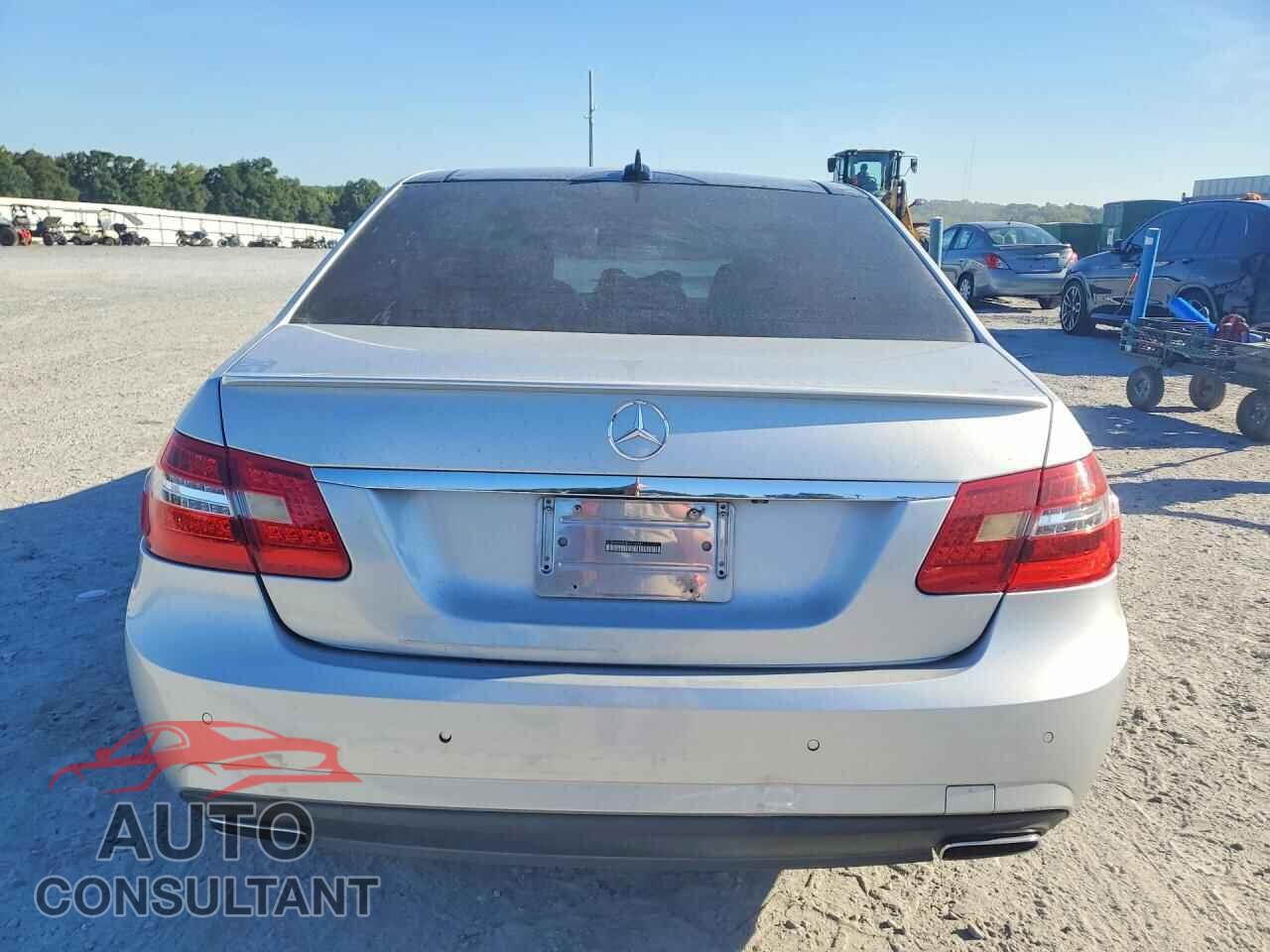 MERCEDES-BENZ E-CLASS 2011 - WDDHF8HB3BA266587