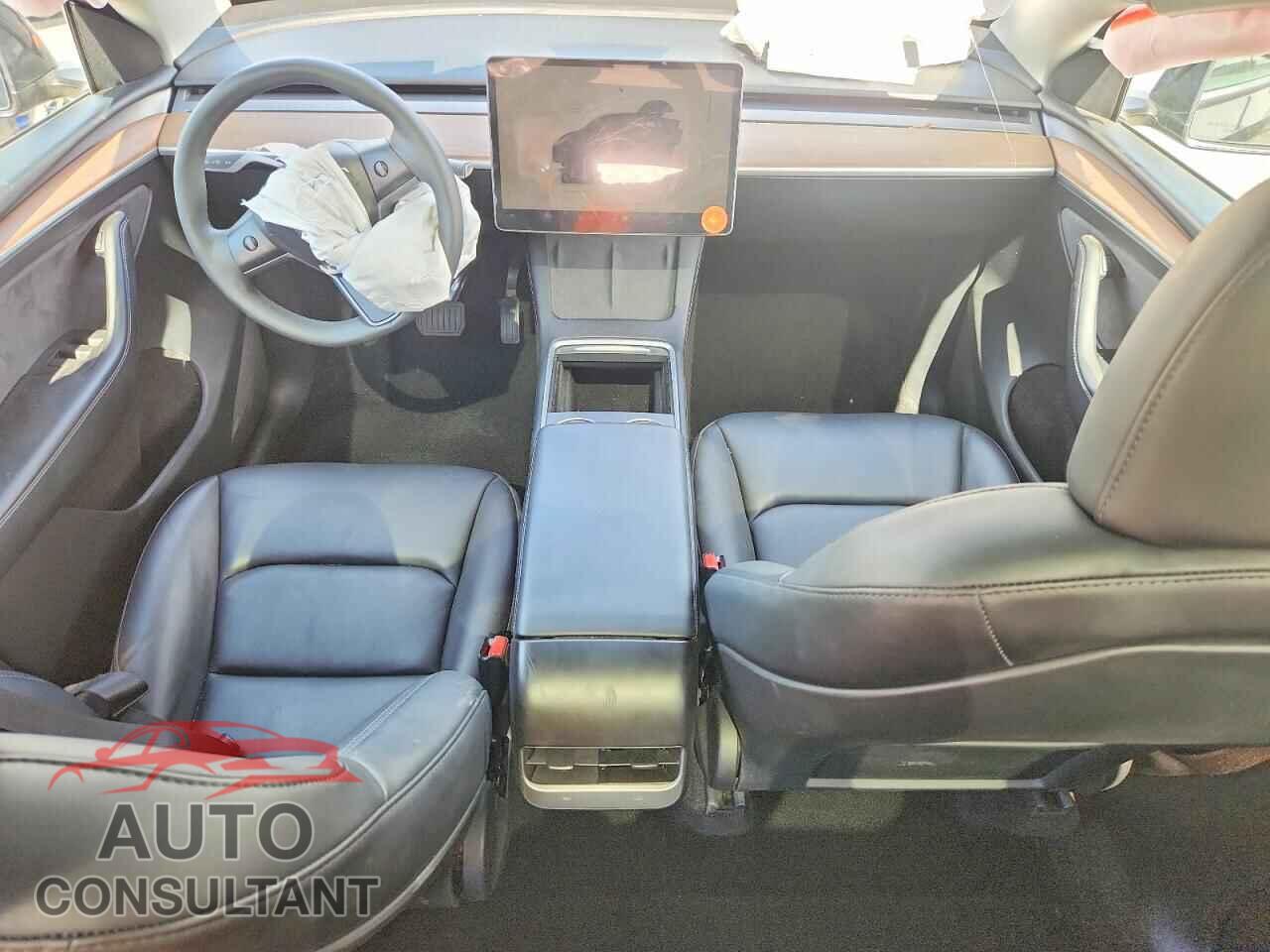 TESLA MODEL Y 2024 - 7SAYGAEEXRF010965