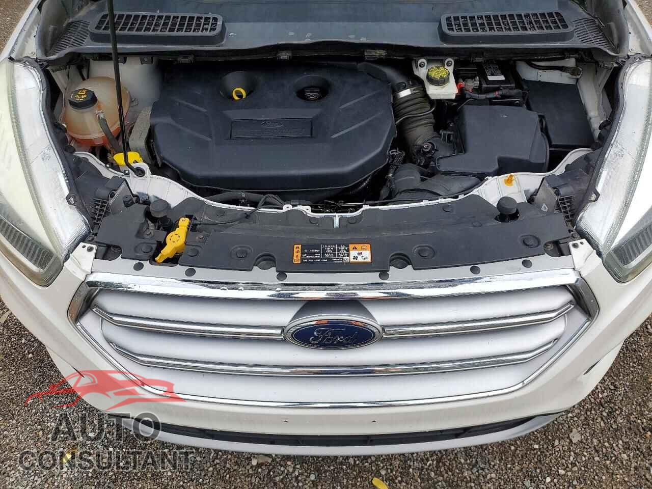 FORD ESCAPE 2017 - 1FMCU9G96HUB92793