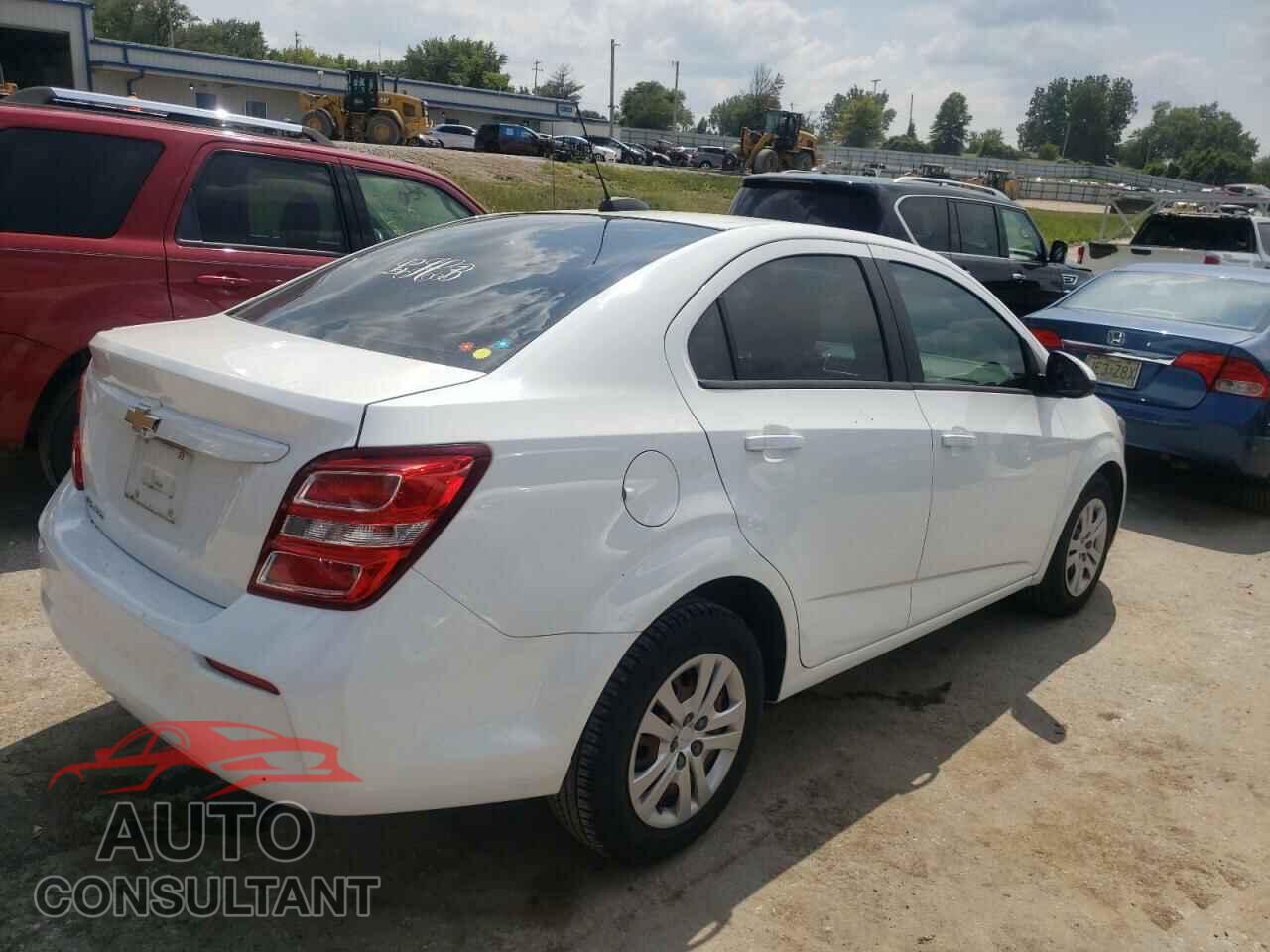 CHEVROLET SONIC 2017 - 1G1JB5SH2H4151045