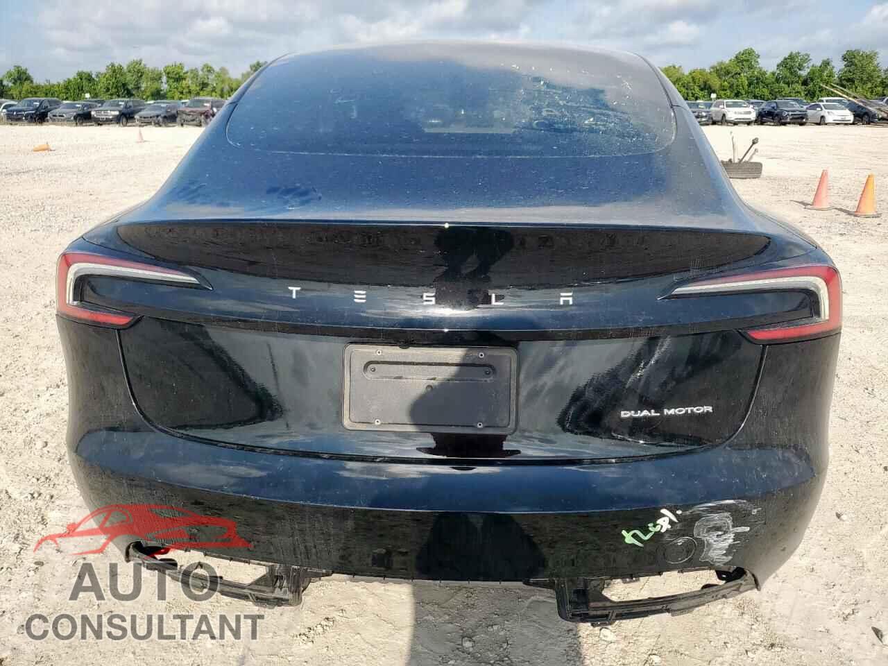 TESLA MODEL 3 2024 - 5YJ3E1EB4RF734699