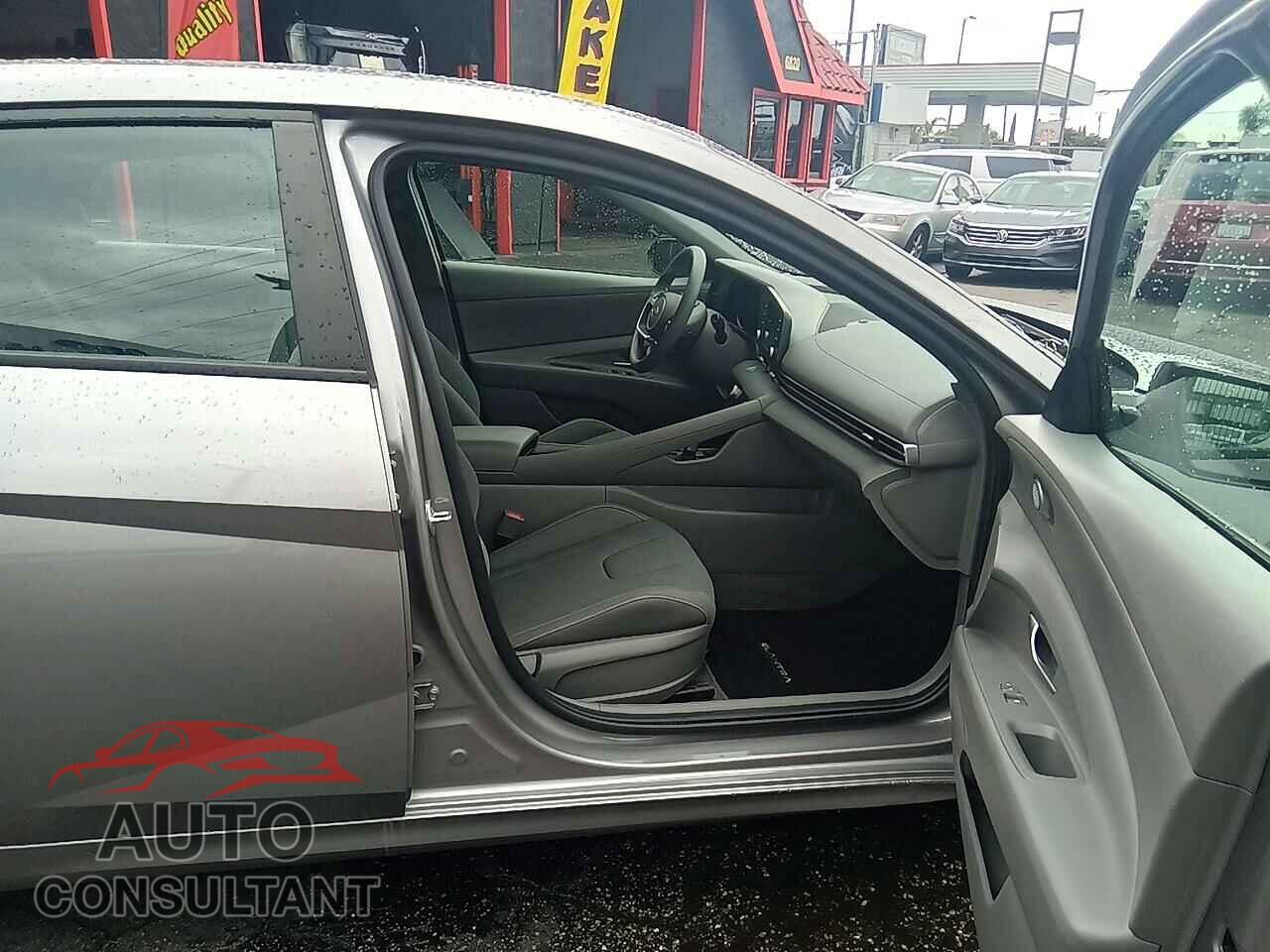 HYUNDAI ELANTRA 2023 - KMHLM4AJ0PU042800