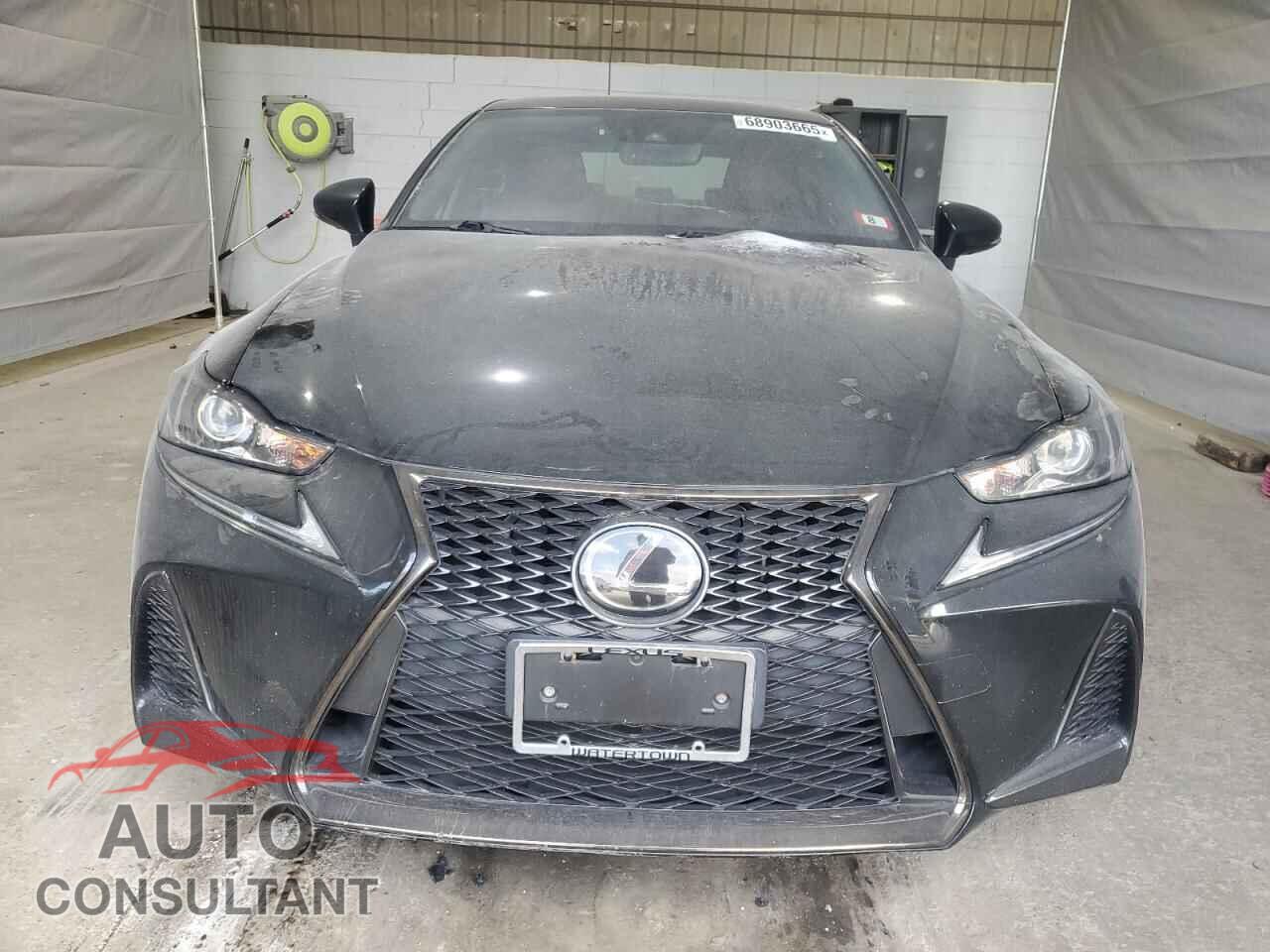 LEXUS IS 2018 - JTHC81D26J5029478