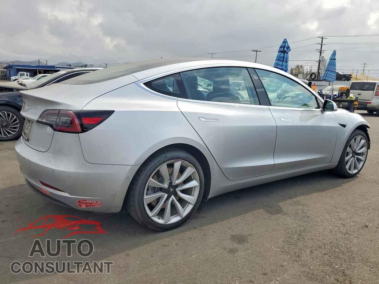 TESLA MODEL 3 2017 - 5YJ3E1EA5HF001874