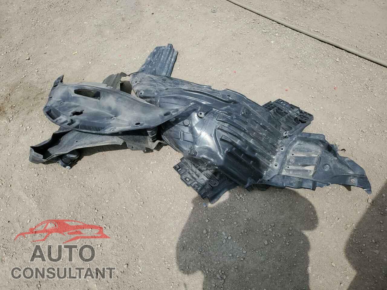 LEXUS IS 2015 - JTHCF1D24F5016399