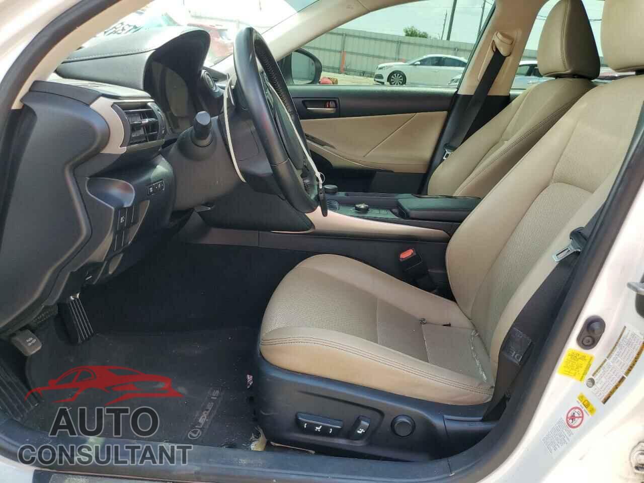 LEXUS IS 2017 - JTHBA1D23H5043056