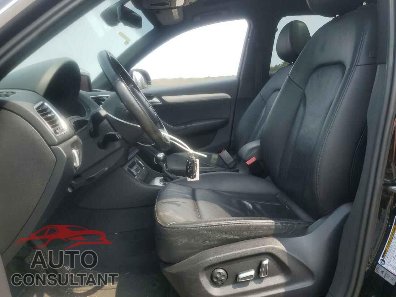 AUDI Q3 2016 - WA1EFCFS7GR009275