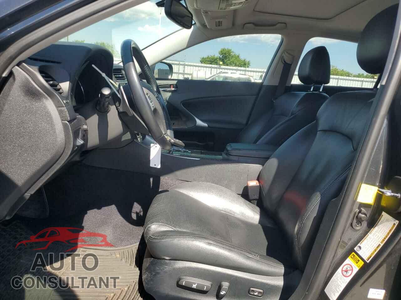 LEXUS IS 2011 - JTHCF5C29B2035471