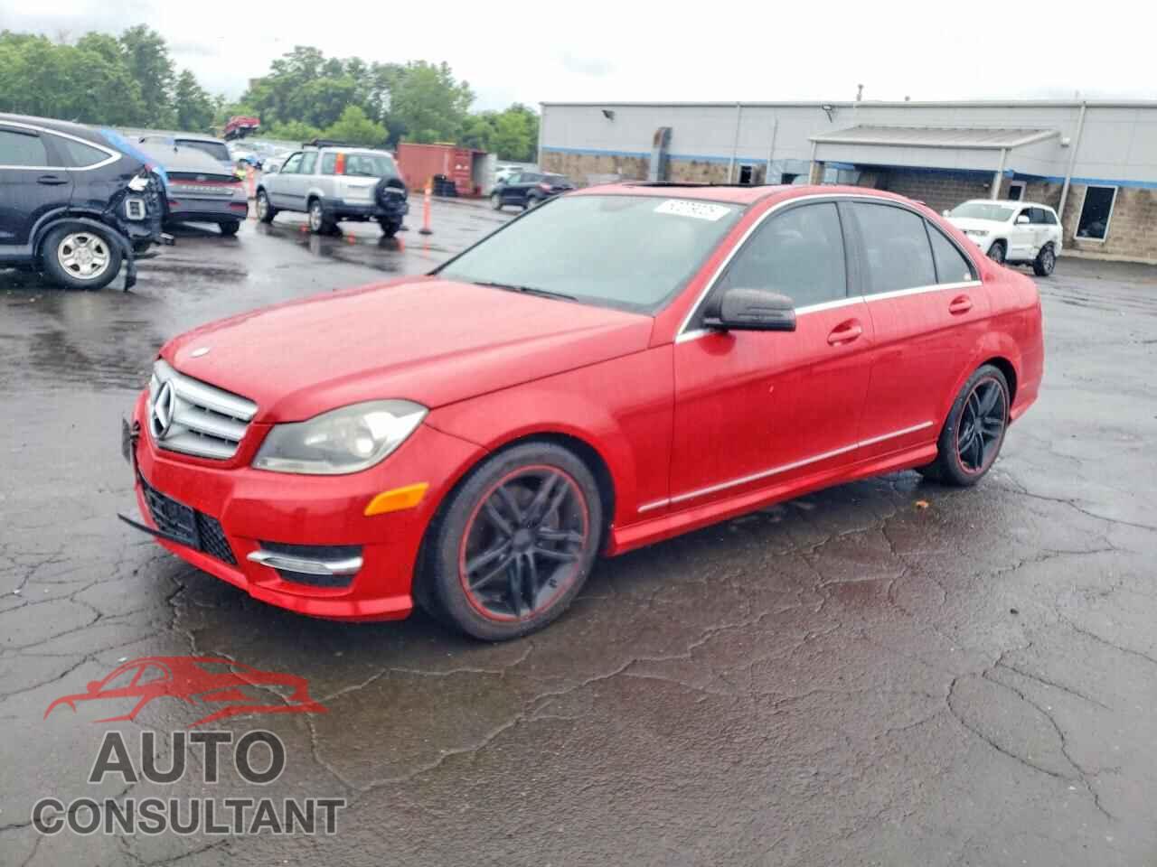 MERCEDES-BENZ C-CLASS 2012 - WDDGF8BBXCR208581