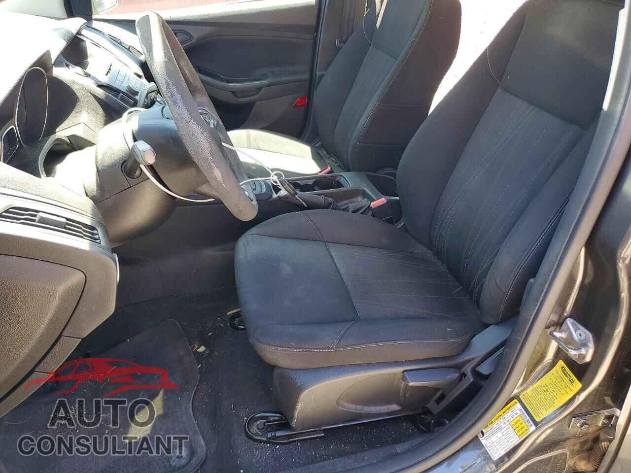 FORD FOCUS 2017 - 1FADP3E23HL312337