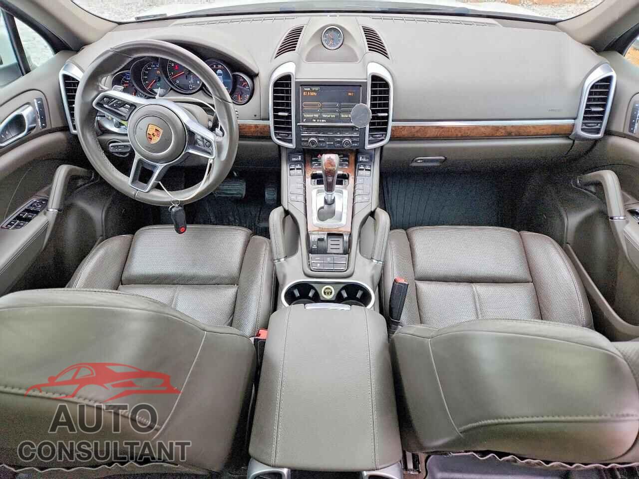 PORSCHE CAYENNE 2016 - WP1AA2A28GKA36027
