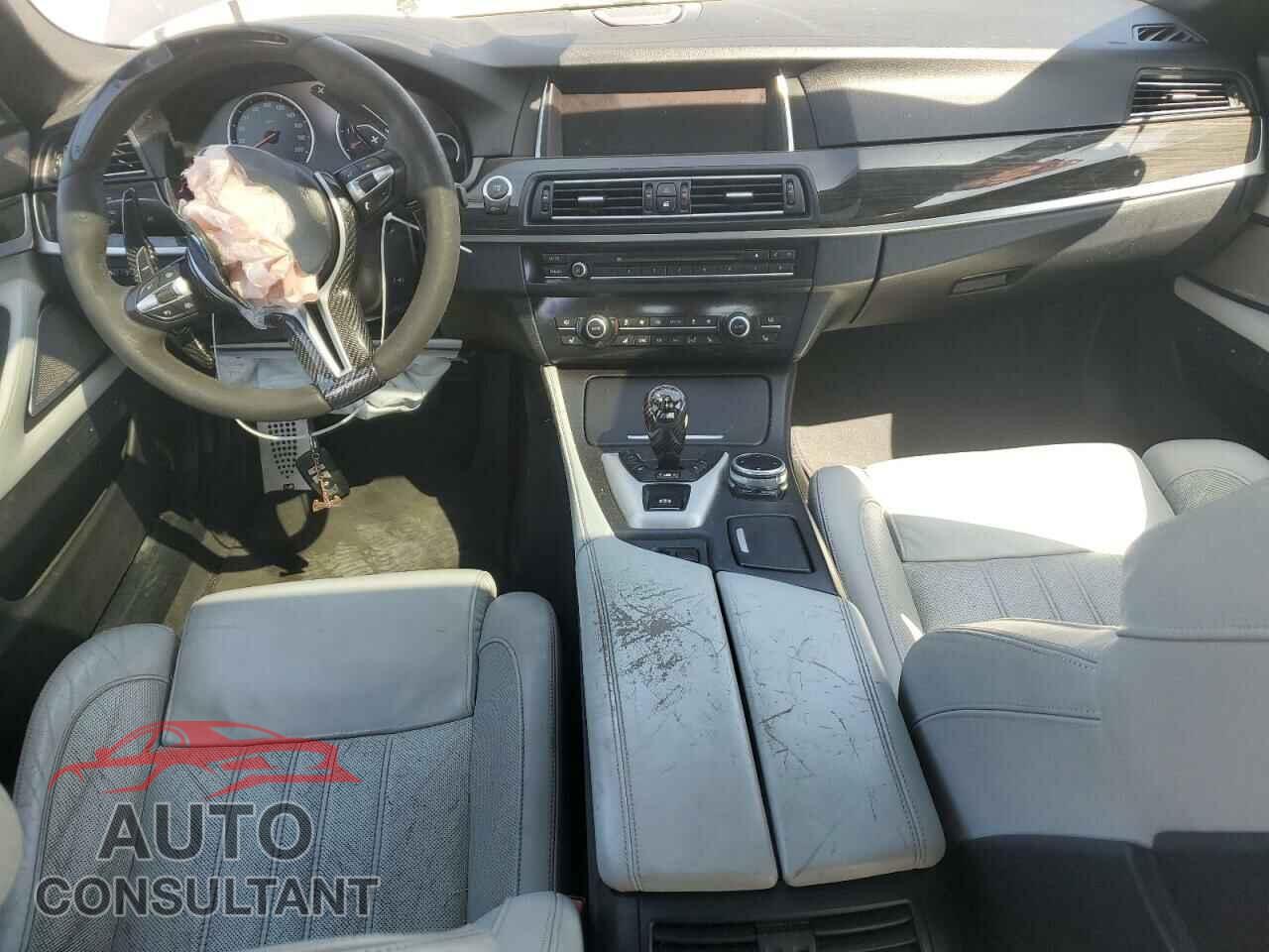 BMW M5 2015 - WBSFV9C53FD594312