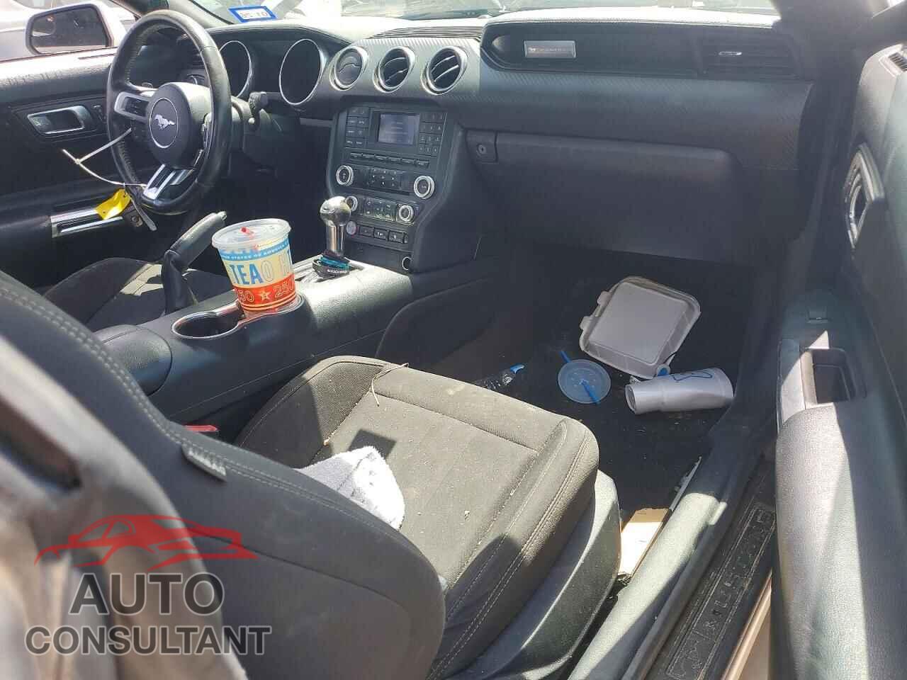 FORD MUSTANG 2018 - 1FA6P8TH7J5162921