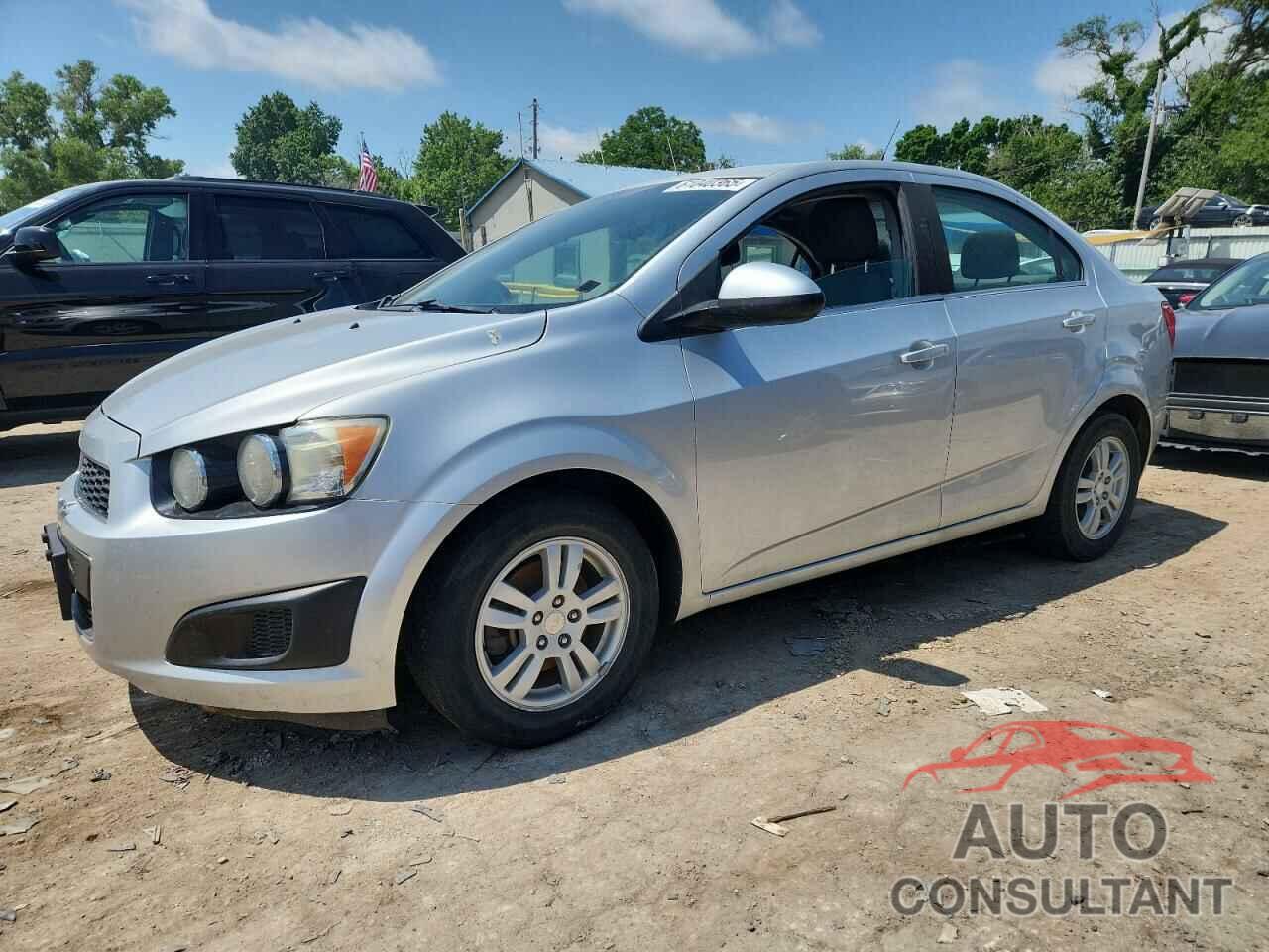 CHEVROLET SONIC 2014 - 1G1JC5SH1E4100533