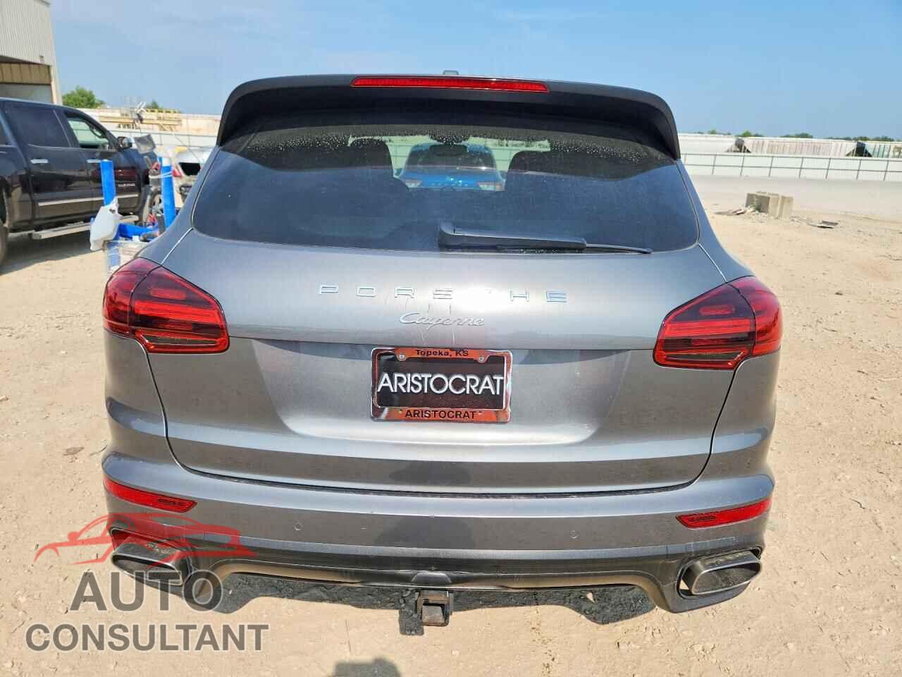 PORSCHE CAYENNE 2016 - WP1AF2A28GLA40512