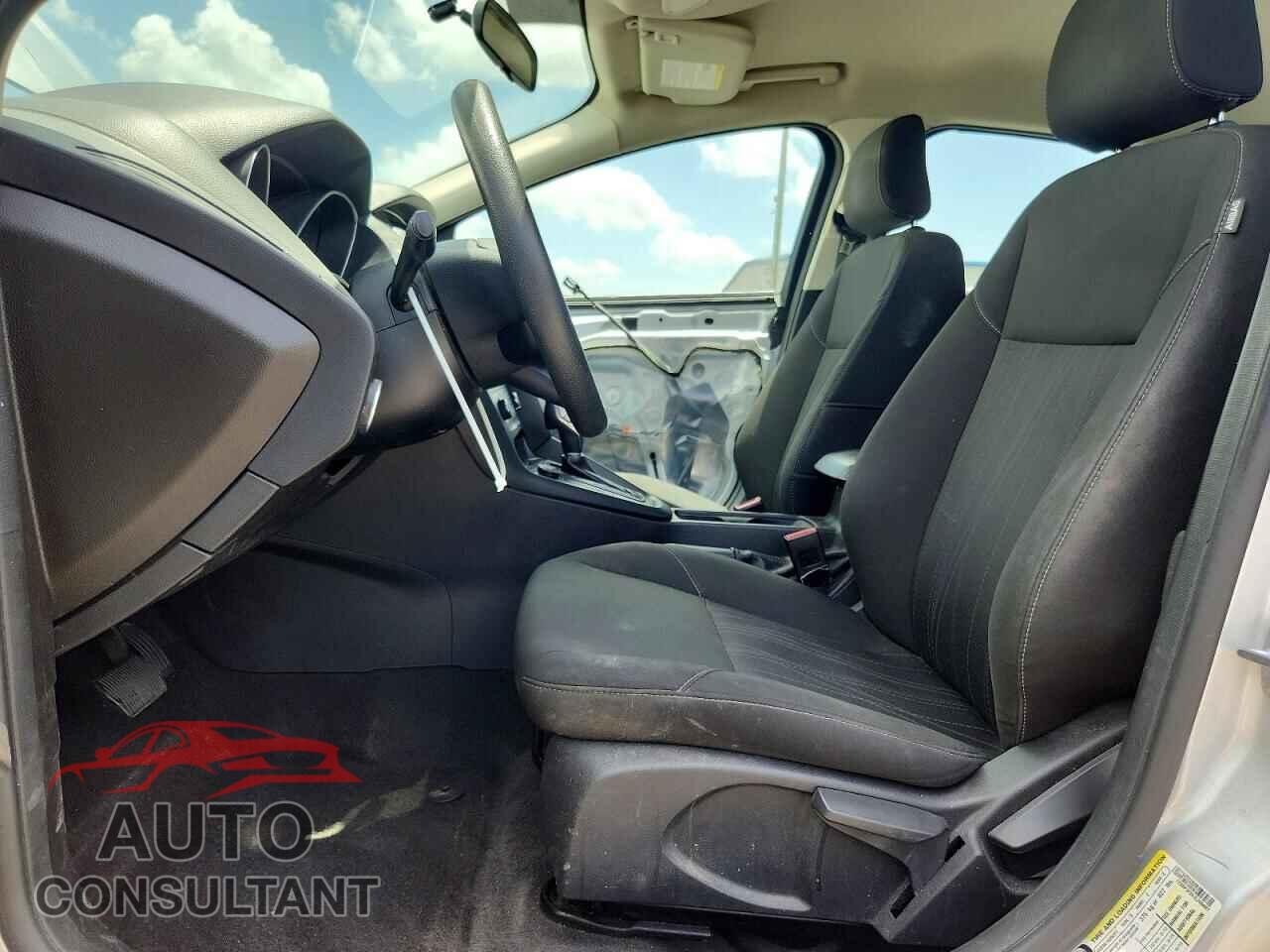 FORD FOCUS 2018 - 1FADP3F29JL206687