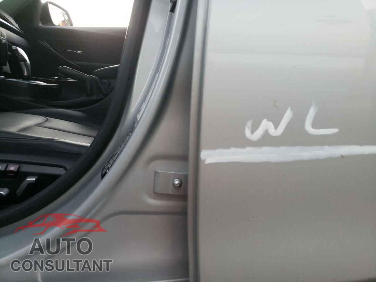 BMW 3 SERIES 2016 - WBA8E1G54GNU10340