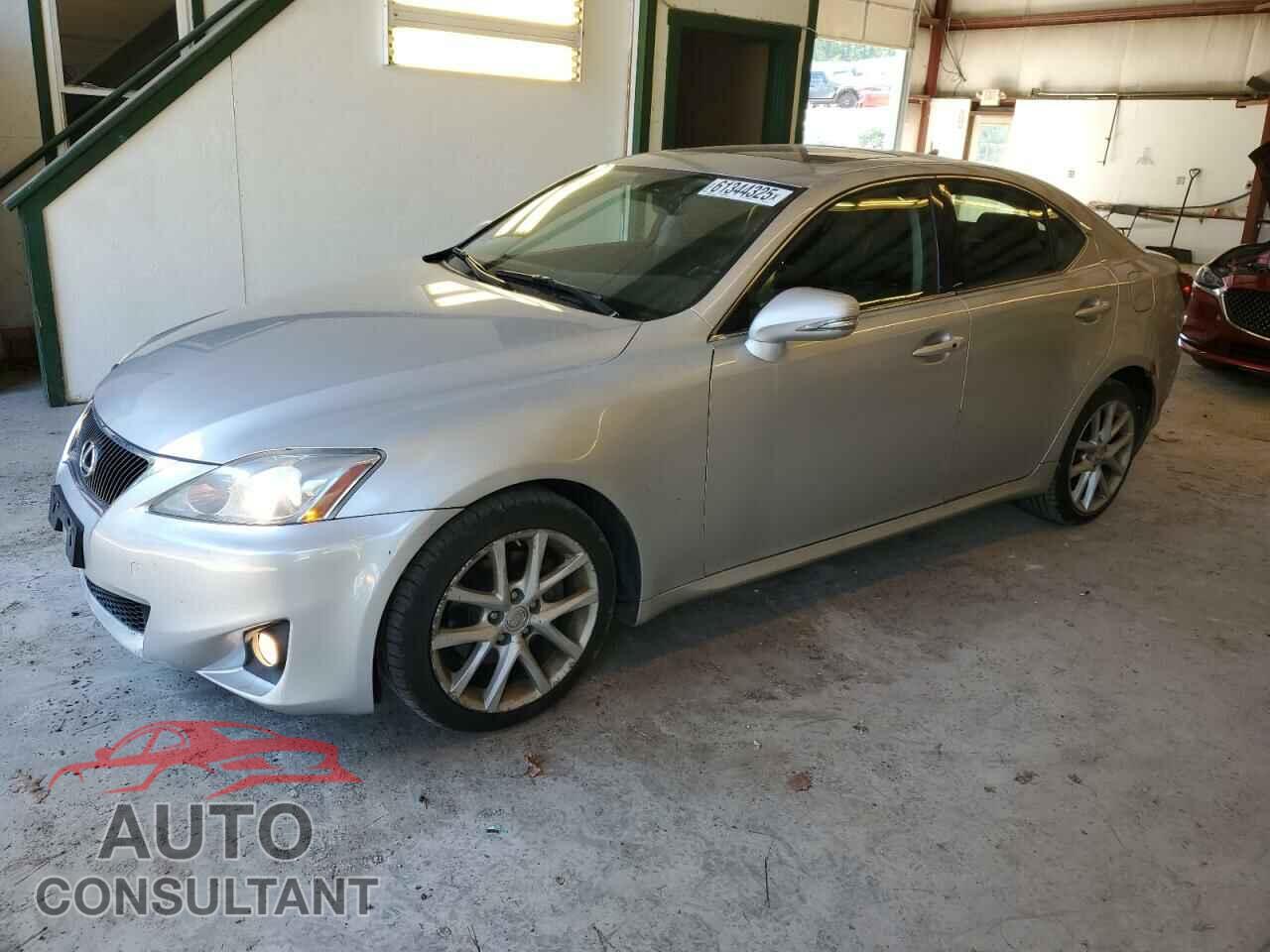 LEXUS IS 2011 - JTHCF5C26B5050055