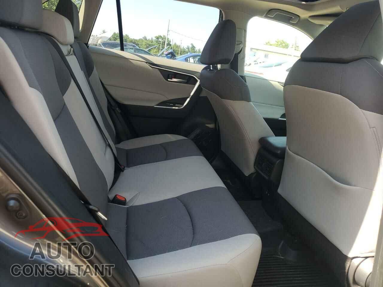 TOYOTA RAV4 2019 - JTMP1RFV2KD014173