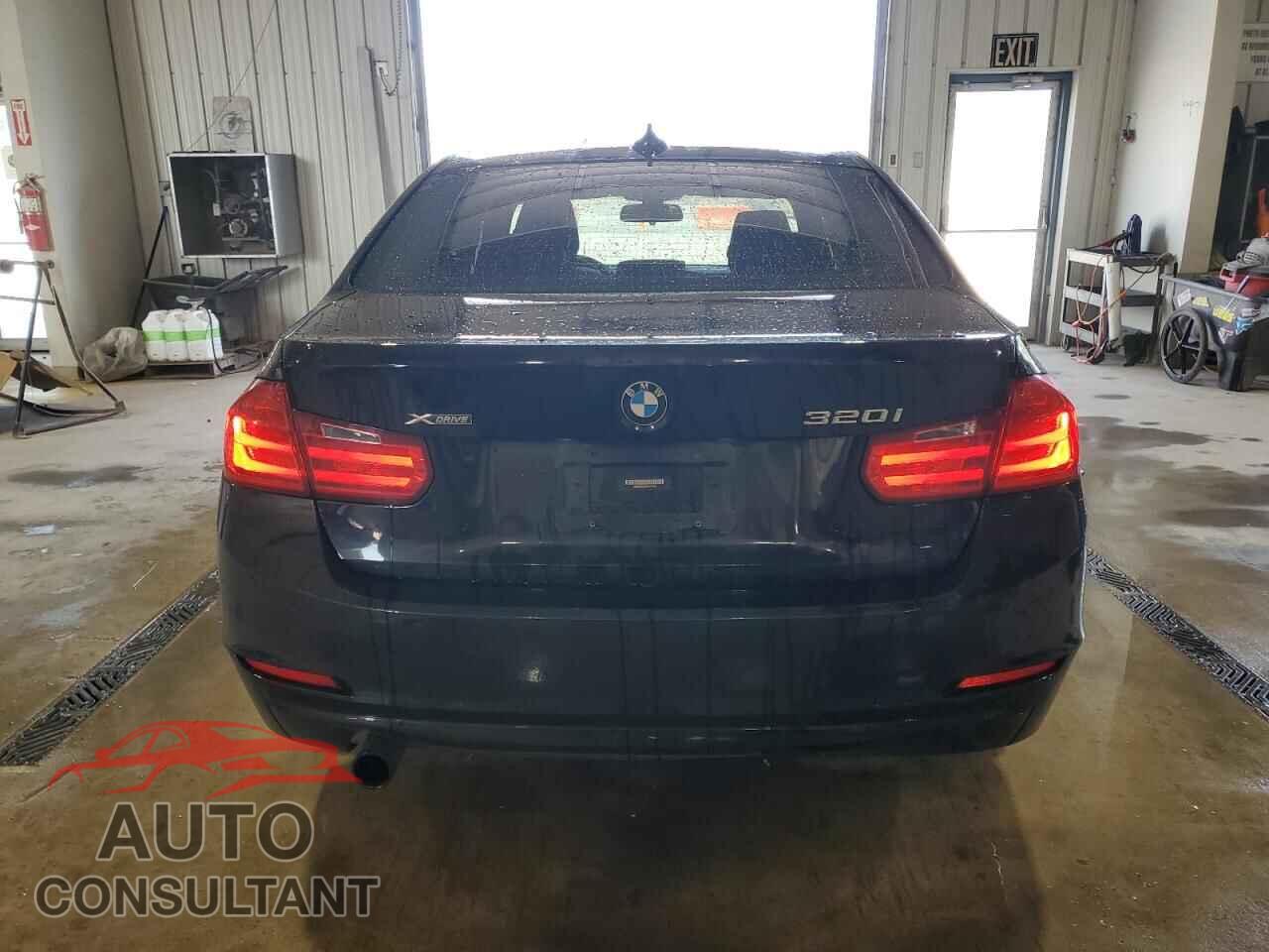 BMW 3 SERIES 2013 - WBA3C3C55DF979169