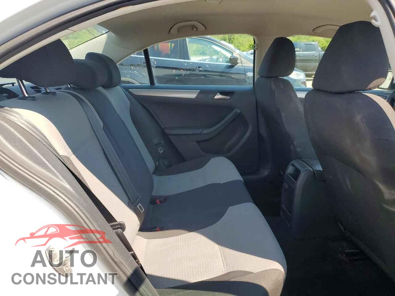 VOLKSWAGEN JETTA 2017 - 3VW2B7AJ6HM393351