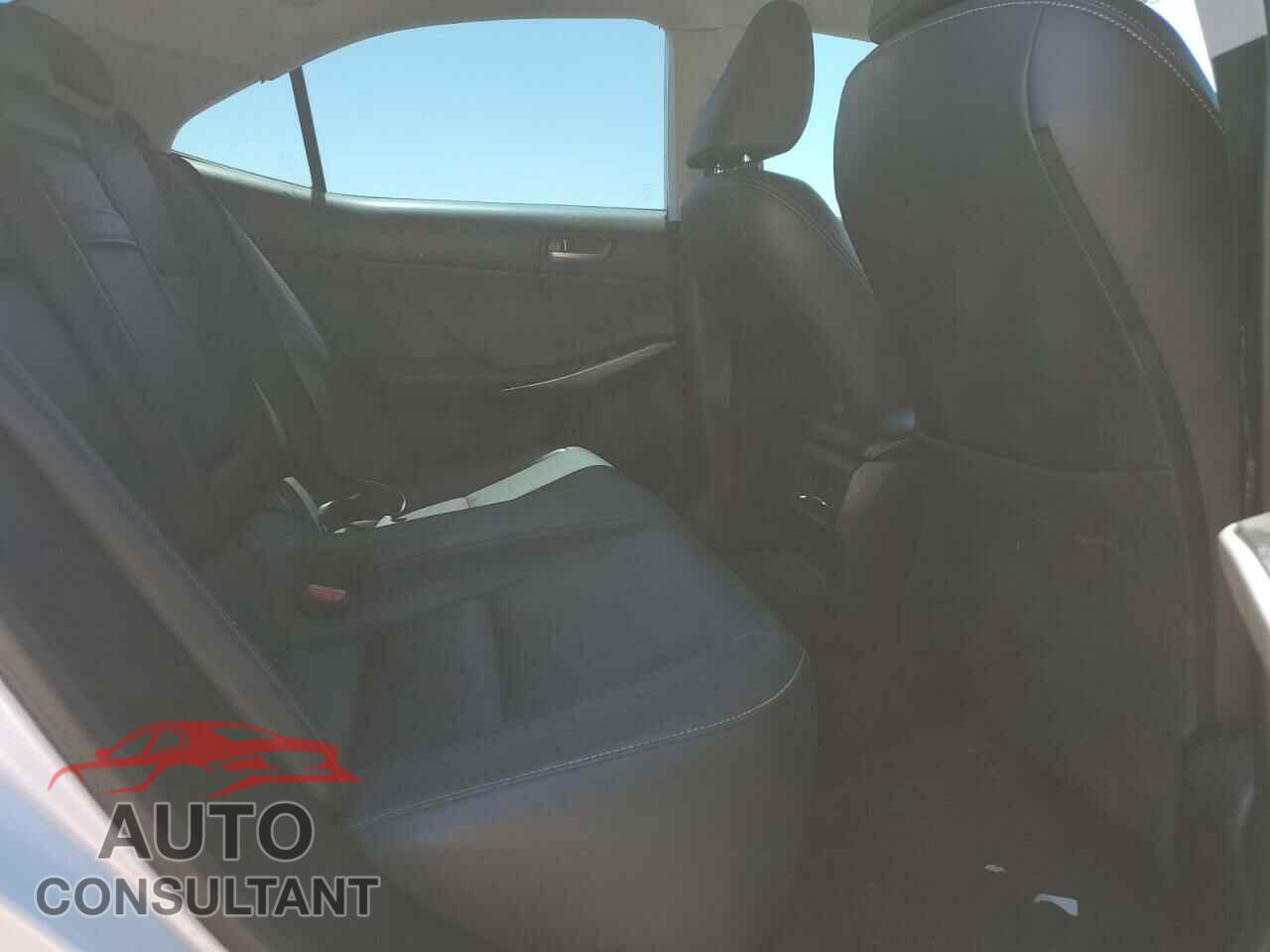 LEXUS IS 2018 - JTHBA1D28J5073711