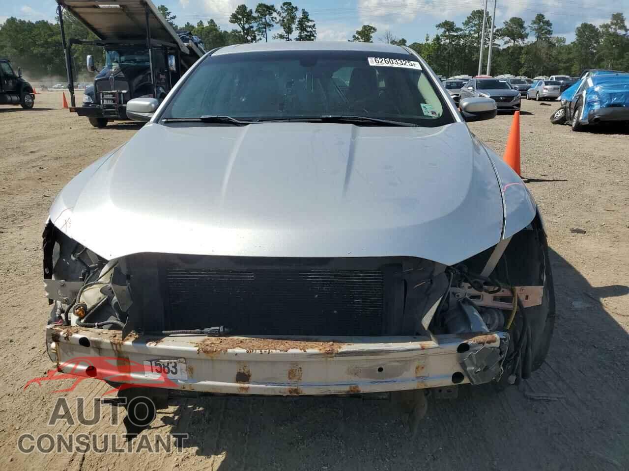 FORD TAURUS 2011 - 1FAHP2EW5BG135871