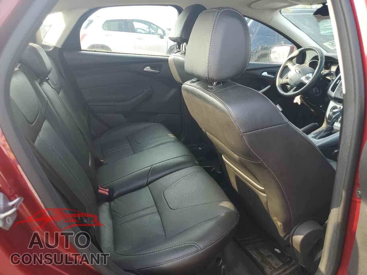FORD FOCUS 2014 - 1FADP3F2XEL217719