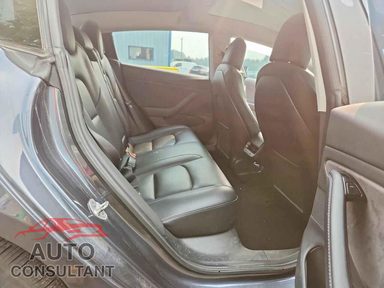 TESLA MODEL 3 2018 - 5YJ3E1EA7JF110181