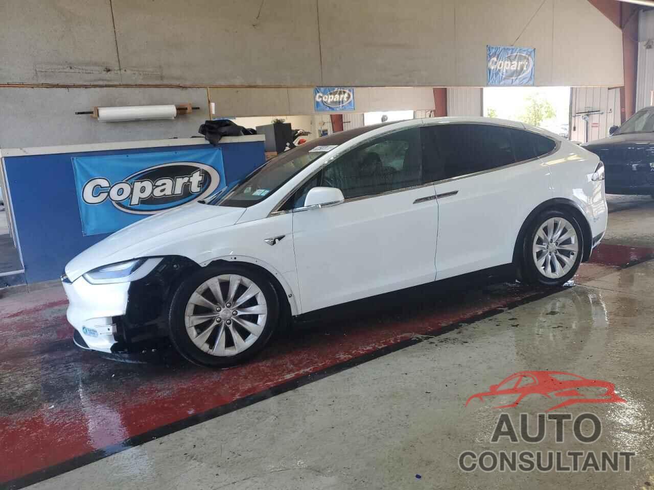 TESLA MODEL X 2018 - 5YJXCAE20JF100088