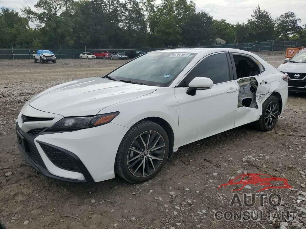 TOYOTA CAMRY 2022 - 4T1G11AK5NU674397