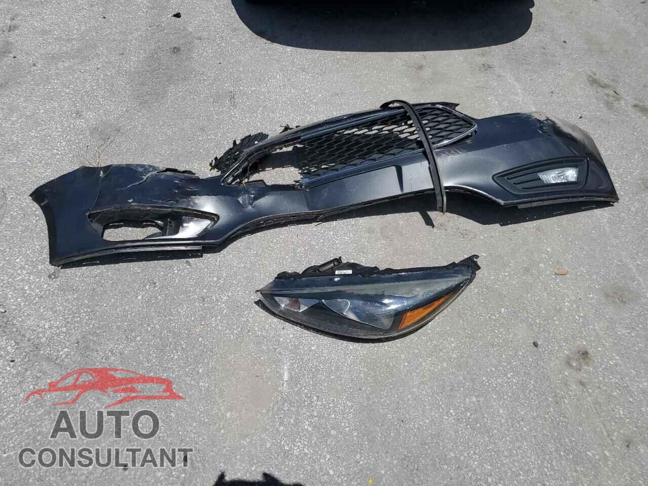 FORD FOCUS 2018 - 1FADP3M23JL219826