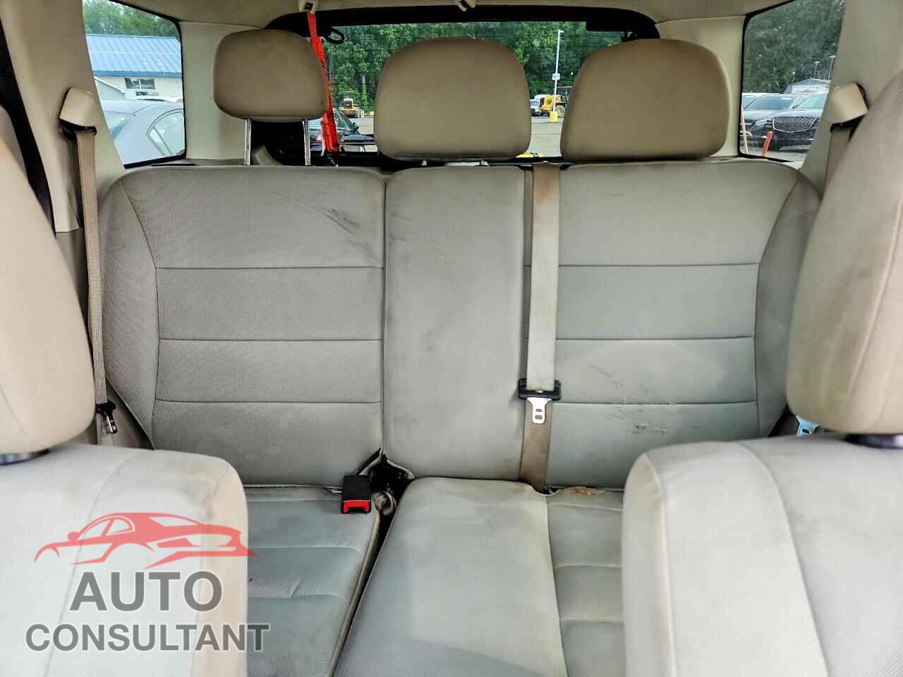 FORD ESCAPE 2010 - 1FMCU9DG5AKC87530