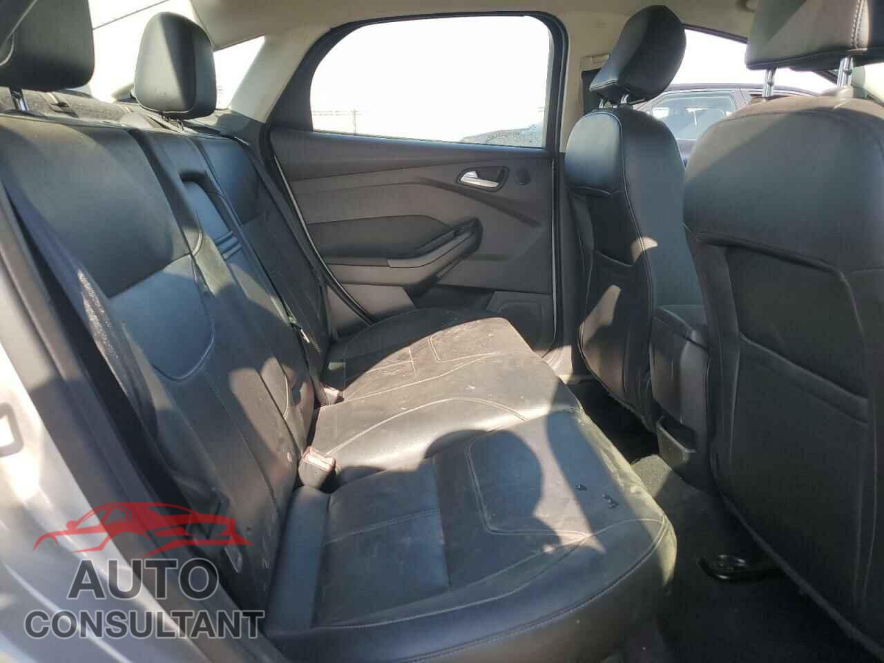 FORD FOCUS 2015 - 1FADP3J29FL269772