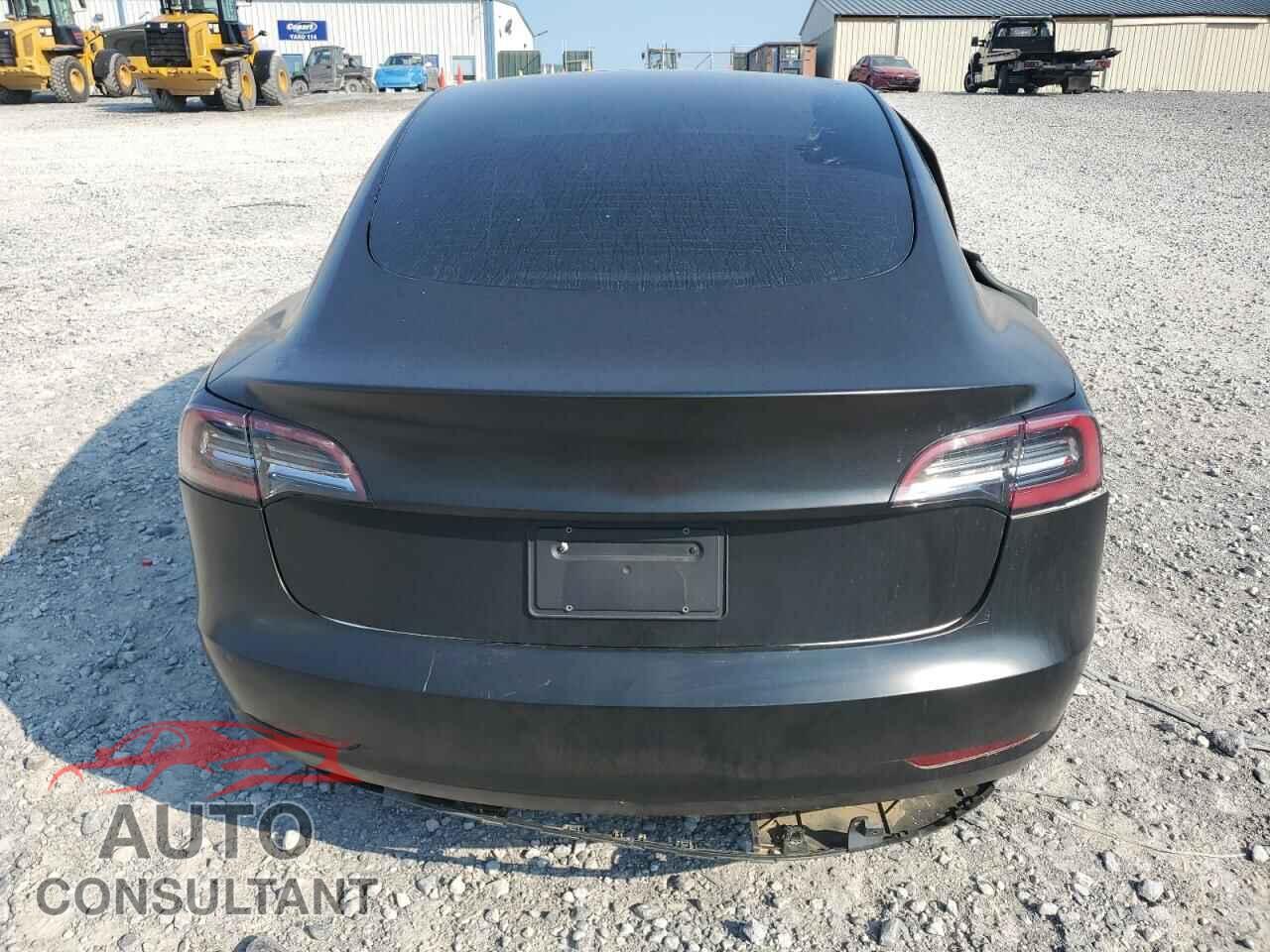 TESLA MODEL 3 2021 - 5YJ3E1EAXMF848383