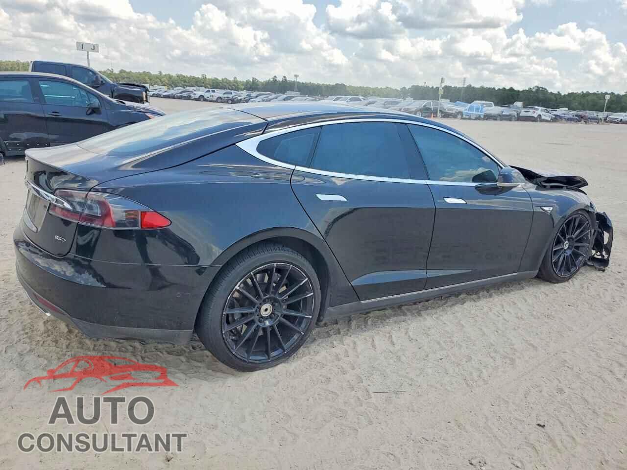 TESLA MODEL S 2015 - 5YJSA1H22FF100399
