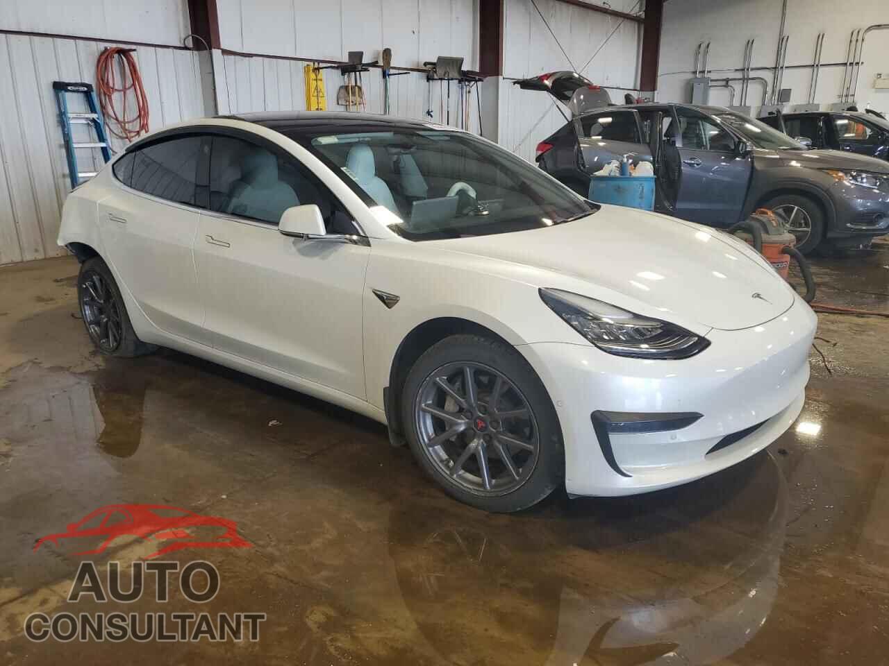 TESLA MODEL 3 2020 - 5YJ3E1EA5LF615543