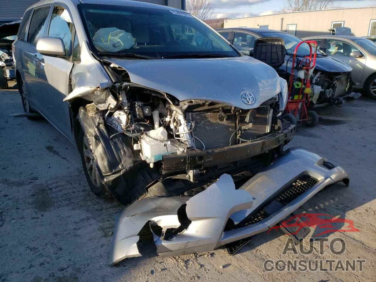 TOYOTA SIENNA 2016 - 5TDJK3DC6GS129355