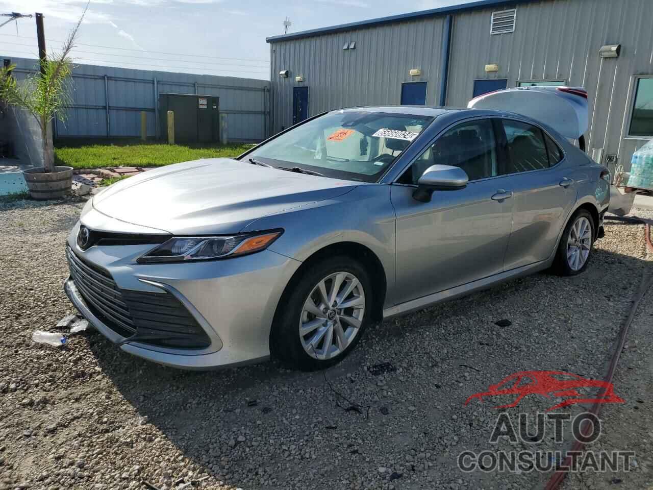 TOYOTA CAMRY 2022 - 4T1C11AK0NU693146