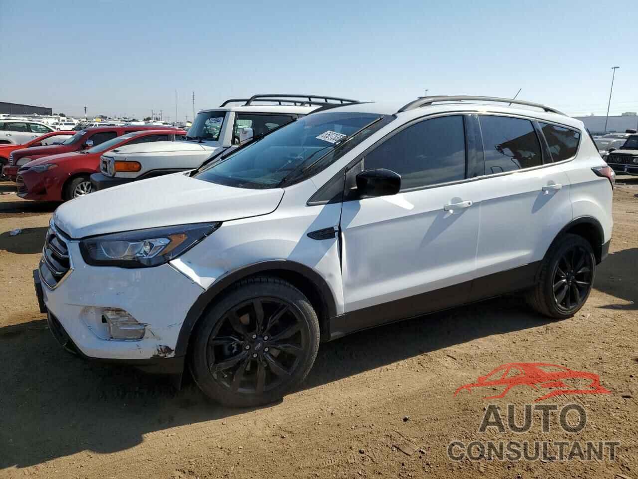 FORD ESCAPE 2017 - 1FMCU9G93HUD41483