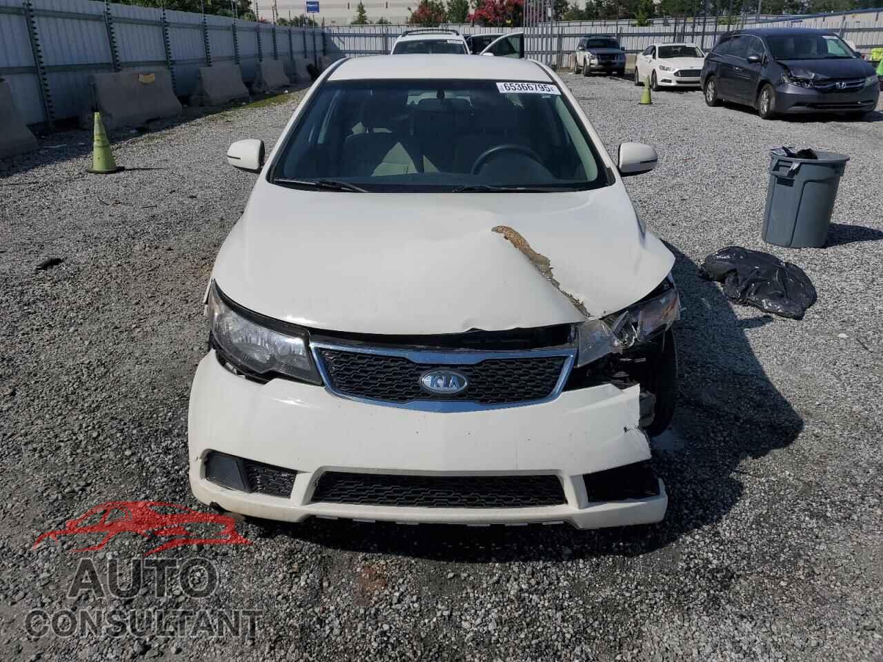 KIA FORTE 2011 - KNAFU4A24B5887790