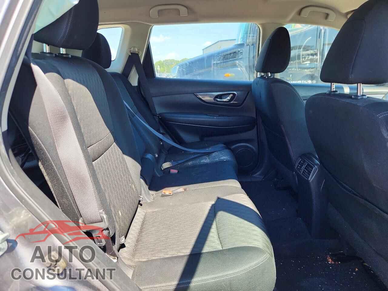 NISSAN ROGUE 2017 - KNMAT2MT4HP609154