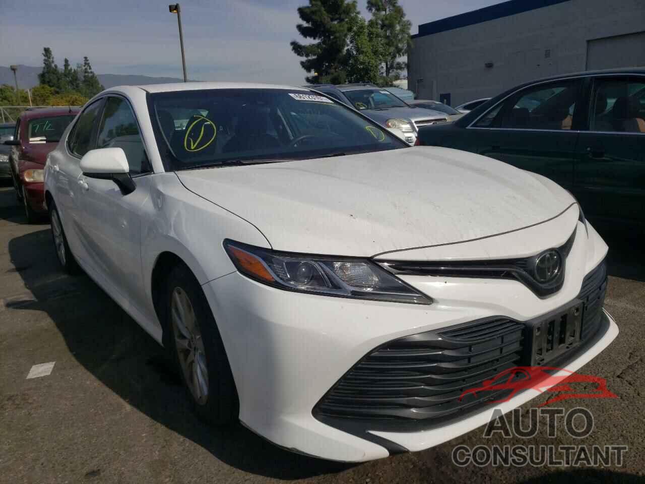 TOYOTA CAMRY 2018 - 4T1B11HK8JU022707