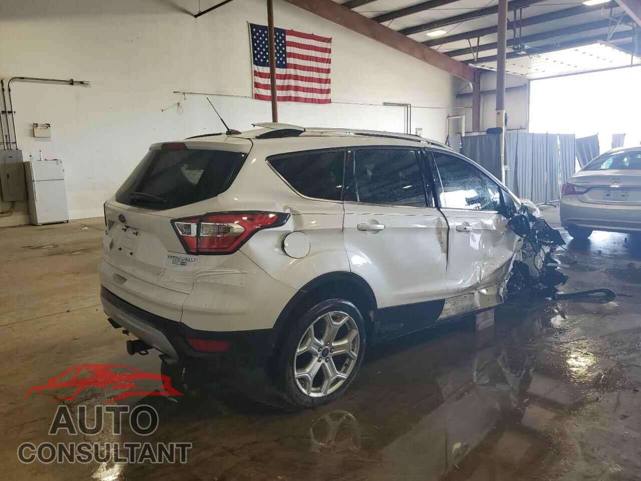 FORD ESCAPE 2017 - 1FMCU9J92HUB34933