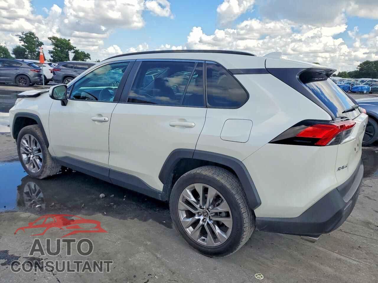 TOYOTA RAV4 2021 - 2T3C1RFV2MW171111