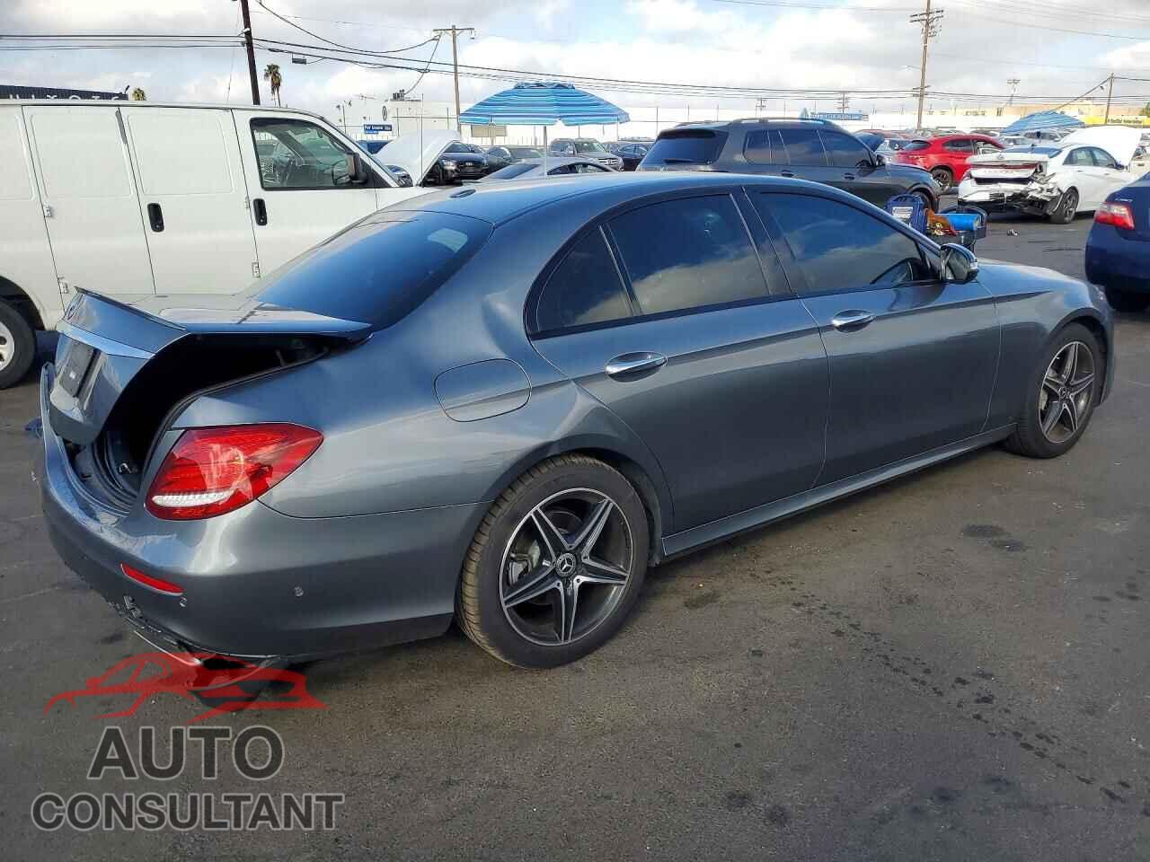 MERCEDES-BENZ E-CLASS 2018 - WDDZF4JB8JA454348