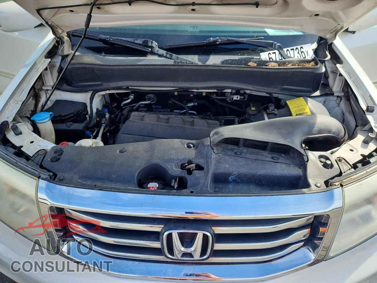 HONDA PILOT 2015 - 5FNYF4H94FB007183