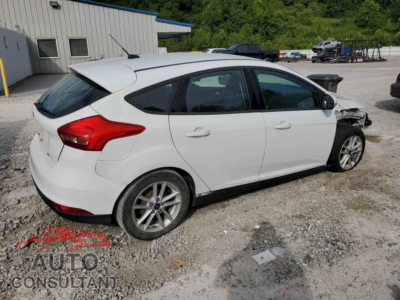 FORD FOCUS 2017 - 1FADP3K22HL247016