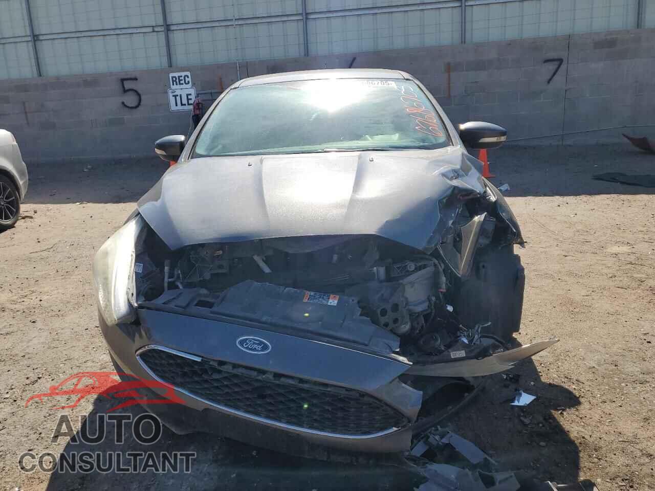 FORD FOCUS 2017 - 1FADP3F24HL295885