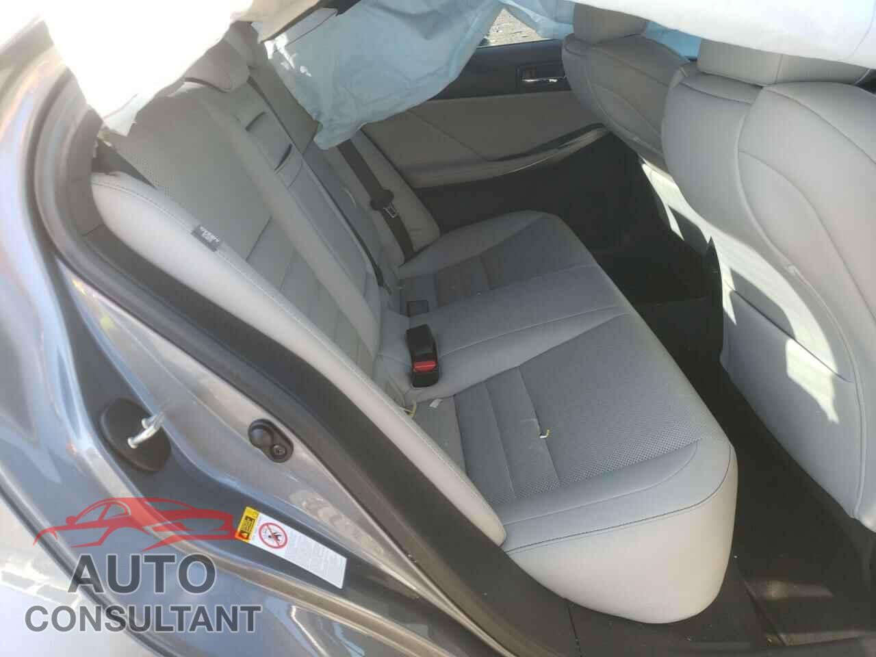 LEXUS IS 2016 - JTHBA1D22G5011844